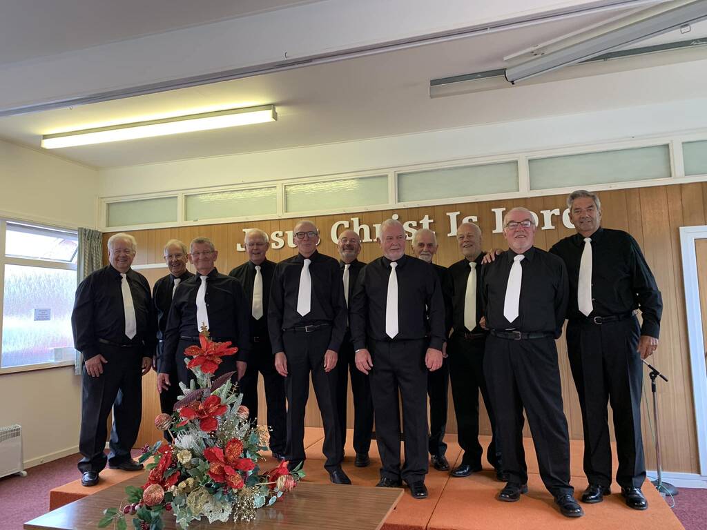 wayfarers men in black at woodvale chapel